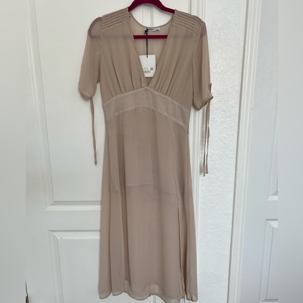 Chic & Understated Cocktail Midi Dress | champagne nude | M